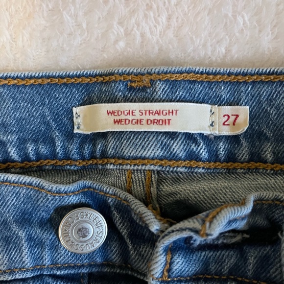 Levi’s - Picture 2 of 3